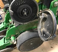 John Deere XP row unit w/ closing wheels & meters Thumbnail 2