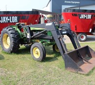 1975 John Deere 2130 TRACTOR Thumbnail 2