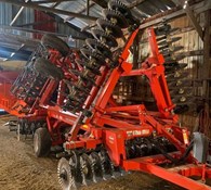 2018 Kuhn Coulter / Discs EXCELERATOR 8005-25 Thumbnail 2