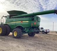 2016 John Deere S680 Thumbnail 2