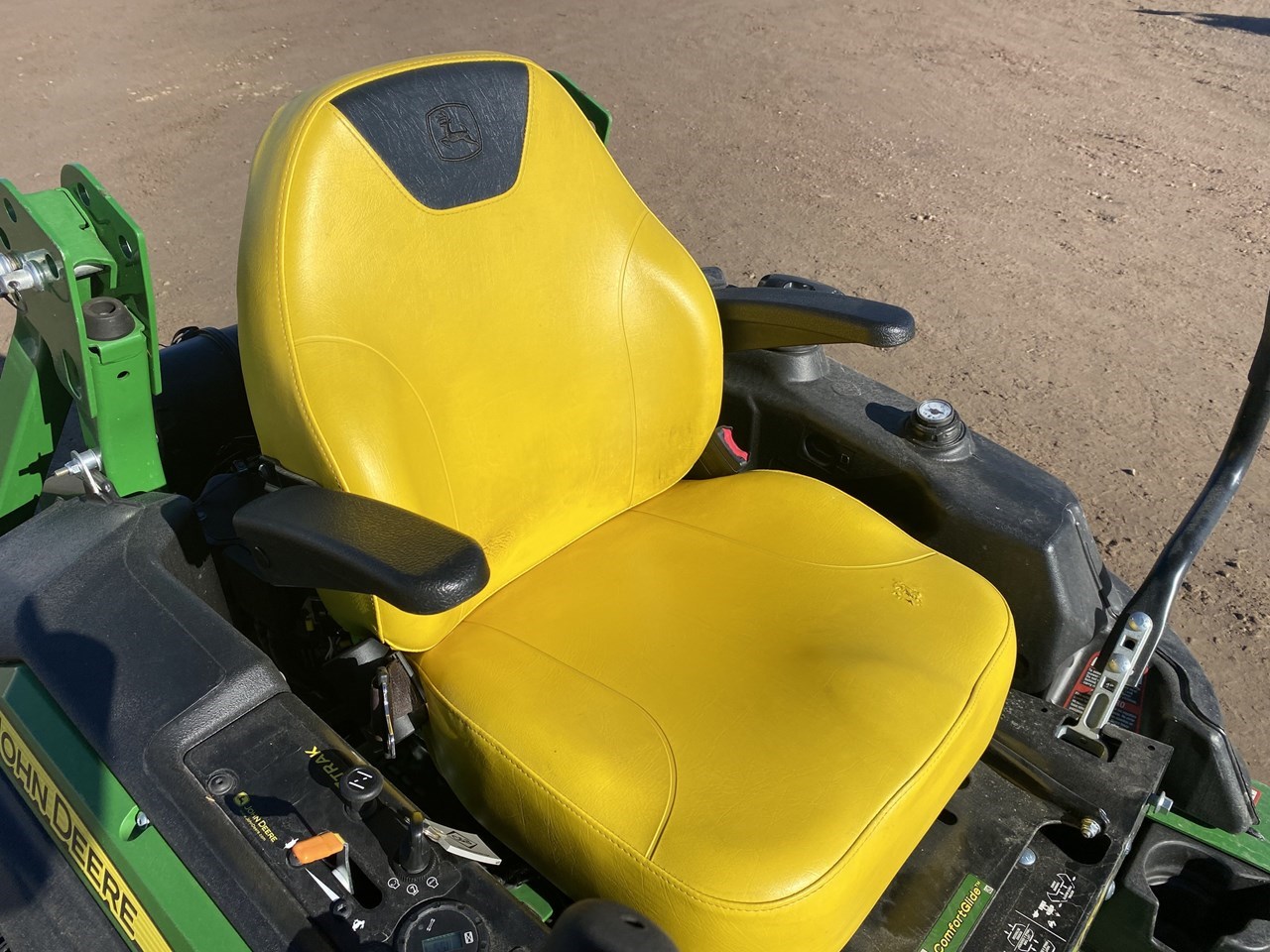 2020 John Deere Z915E Zero Turn Mower برسم البيعSlayton Minnesota