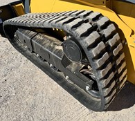 2018 John Deere 323E Thumbnail 10