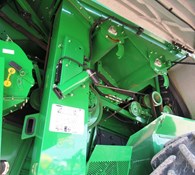 2016 John Deere S680 Thumbnail 23