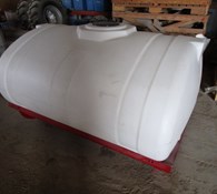 2022 Misc 400 gallon liquid tank with mounts (2150 planter) Thumbnail 4