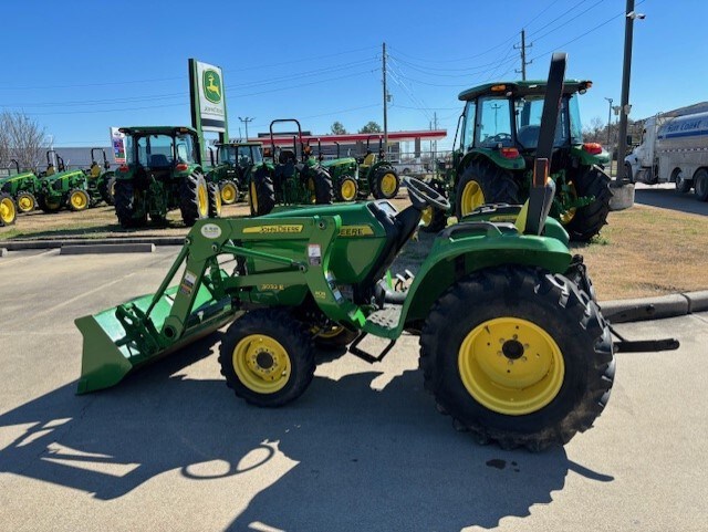 2009 John Deere 3032E Tractor - Compact Utility For Sale