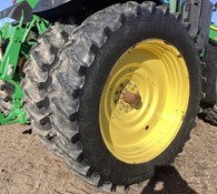 2023 John Deere 8R 250 Thumbnail 12