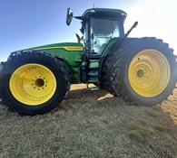 2022 John Deere 8R 310 Thumbnail 2