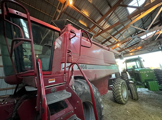 1996 Case IH 2166 Combine For Sale