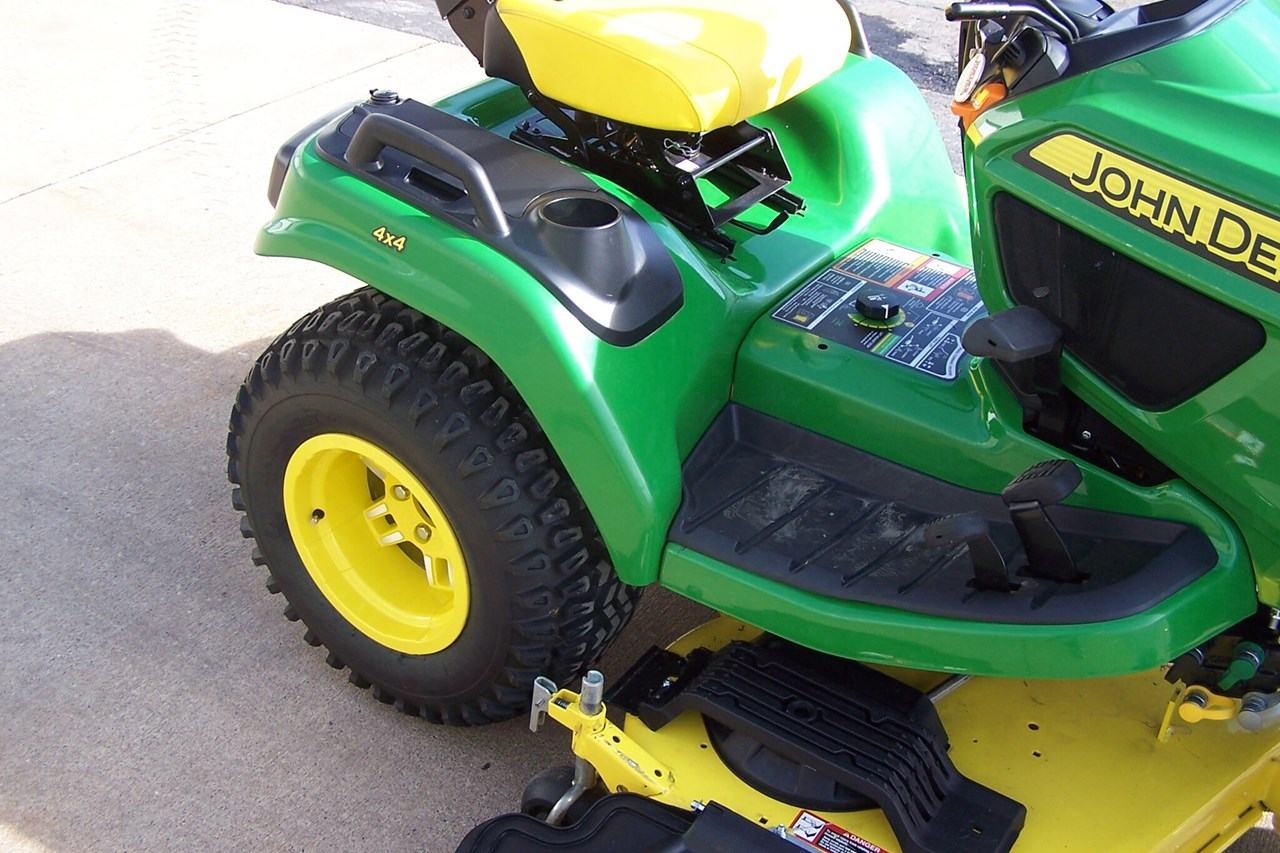 2021 John Deere X738 Riding Mower For Sale in Dubuque Iowa