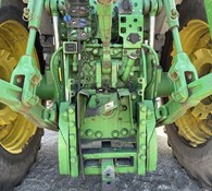 2016 John Deere 7210R Thumbnail 9