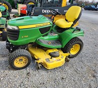 2018 John Deere X758 Thumbnail 2