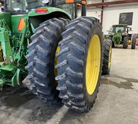 2015 John Deere 8260R Thumbnail 14