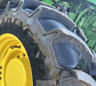 2012 John Deere 8235R Thumbnail 8