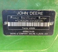 2017 John Deere 4052M Thumbnail 9