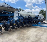 2019 Kinze 3600 Thumbnail 1