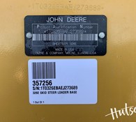 2015 John Deere 326E Thumbnail 9