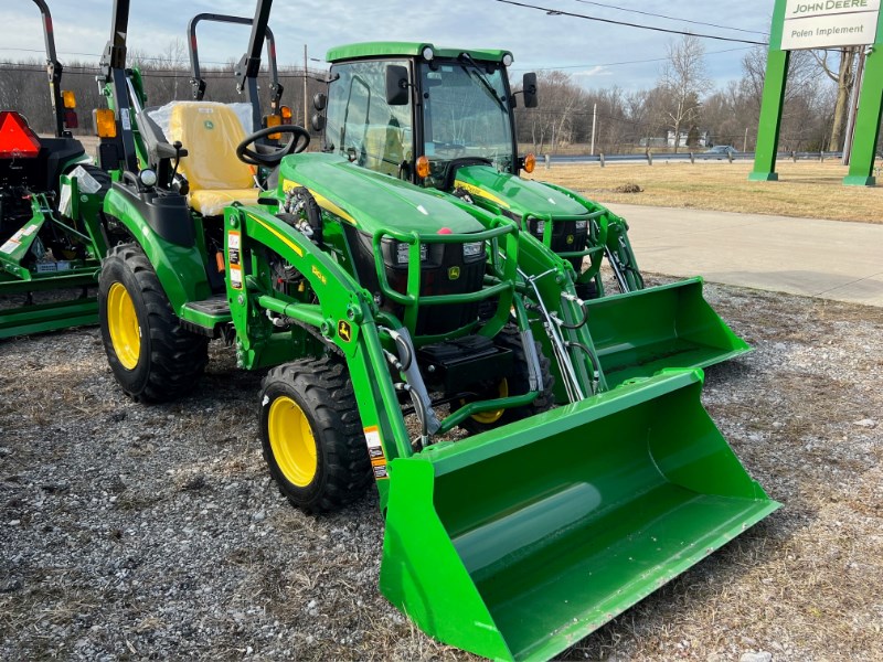 2024 John Deere 2025R TLB Compact Utility Tractor A La VentaElyria Ohio