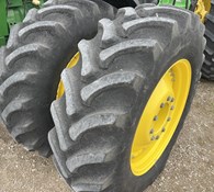 2011 John Deere 8285R Thumbnail 19