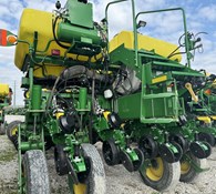 2013 John Deere 1770NT CCS Thumbnail 4