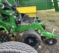 2018 John Deere 1775NT Thumbnail 7