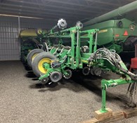 2018 John Deere 1775NT Thumbnail 23