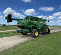 2023 John Deere X9 1000 Thumbnail 4