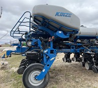 2014 Kinze 4900 Thumbnail 3