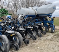 2014 Kinze 4900 Thumbnail 10