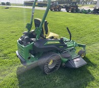 2020 John Deere Z930M Thumbnail 4