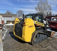 2015 New Holland Compact Track Loaders C227 Thumbnail 4