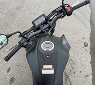 2023 Honda CB300R Thumbnail 4