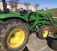 2018 John Deere 4044M Thumbnail 6