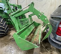 2022 John Deere 6195M Thumbnail 32