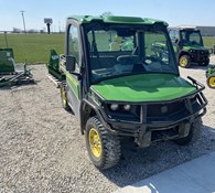 2018 John Deere XUV835R Thumbnail 2