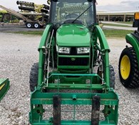 2016 John Deere 3046R Thumbnail 1