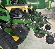 2015 John Deere 1775NT Thumbnail 28