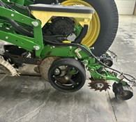 2015 John Deere 1775NT Thumbnail 32