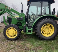 2014 John Deere 5055E Thumbnail 1