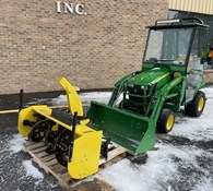 2020 John Deere 1025R Thumbnail 2