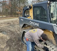 2012 John Deere 333D Thumbnail 3