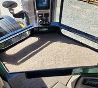 2018 John Deere 8400R Thumbnail 38