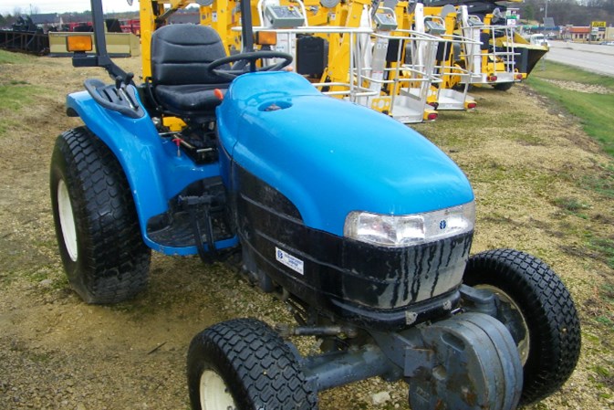 2005 New Holland TC33D Tractor - Compact Utility For Sale