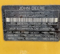 2023 John Deere 744P5.25C Thumbnail 2