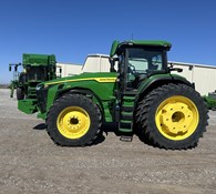 2023 John Deere 8R 370 Thumbnail 2