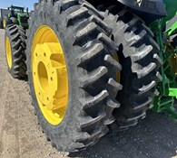 2023 John Deere 8R 370 Thumbnail 12