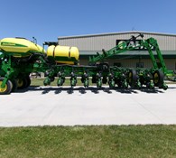 2015 John Deere 1775NT Thumbnail 4