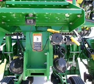 2015 John Deere 1775NT Thumbnail 29