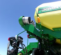 2015 John Deere 1775NT Thumbnail 30