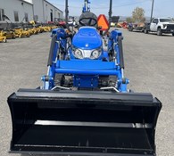 2022 New Holland Workmaster™ 25S Sub-Compact Open-Air + 100LC Loade Thumbnail 4