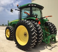 2017 John Deere 8245R Thumbnail 4